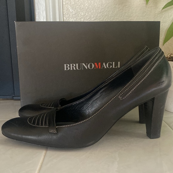 Bruno Magli Nappa Cuoio Devita black leather heels.  Made in Italy - Picture 4 of 9